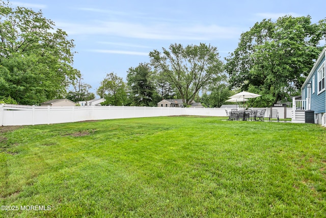 469 E Rd, Belford, NJ 07718 - view of yard