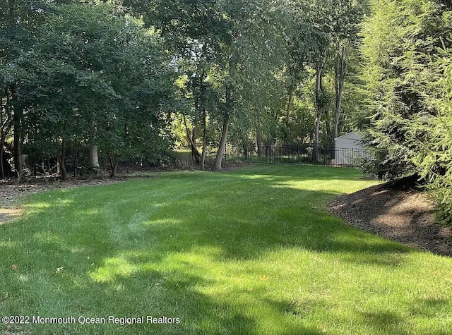 11 Elkridge Way, Manalapan, NJ 07726 - view of yard