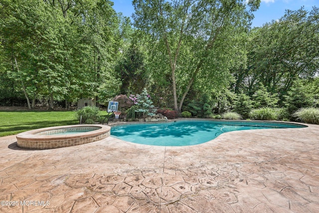 11 Elkridge Way, Manalapan, NJ 07726 - view of swimming pool with a patio area, a pool with connected hot tub, and a lawn