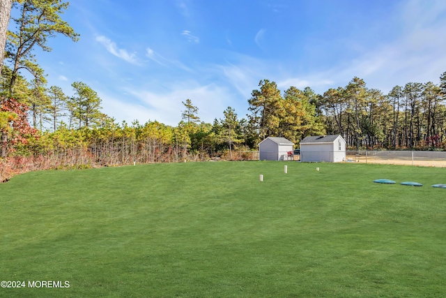 169 Grand Central Pkwy, Bayville, NJ 08721 - view of yard featuring an outbuilding