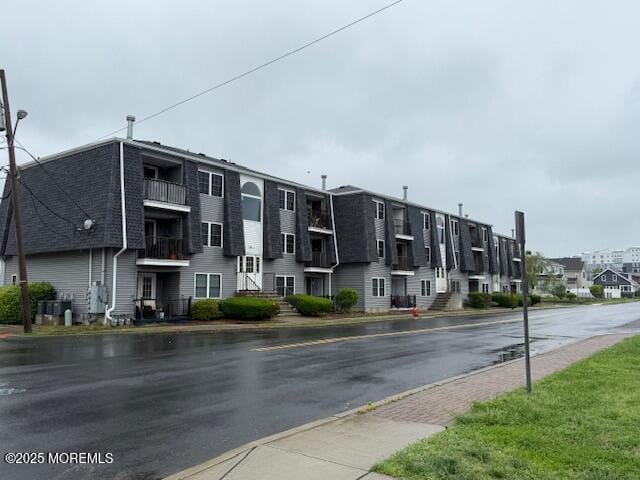 98 Beachway Ave Unit 9, Keansburg, NJ 07734 - view of building exterior with central AC