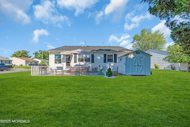 8 Brakenbury Ct, Toms River, NJ 08757 - rear view of house with a yard
