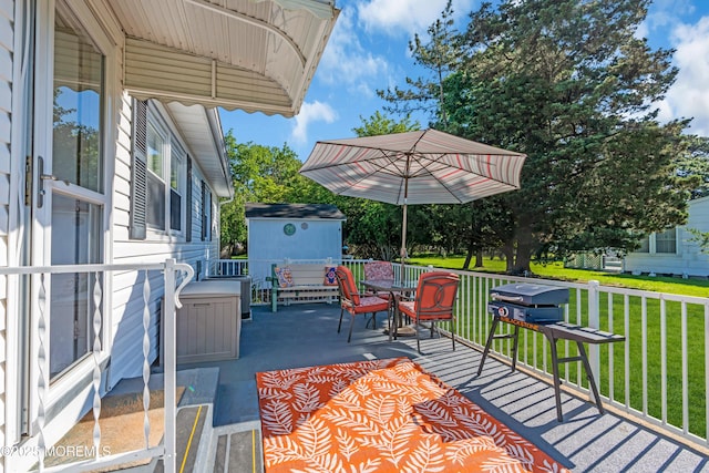 8 Brakenbury Ct, Toms River, NJ 08757 - view of patio / terrace with outdoor dining space