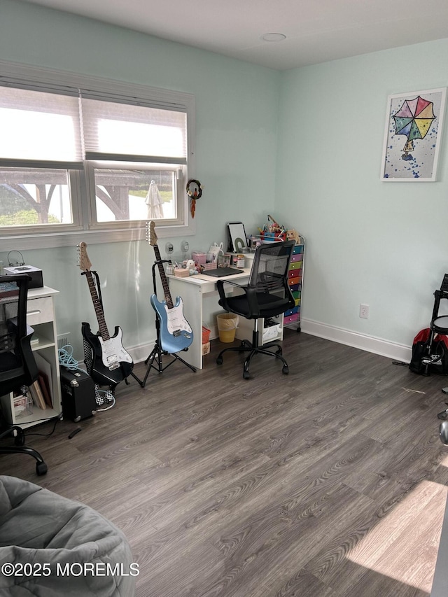 11 Jupiter Ct, South Amboy, NJ 08879 - home office with wood finished floors and baseboards