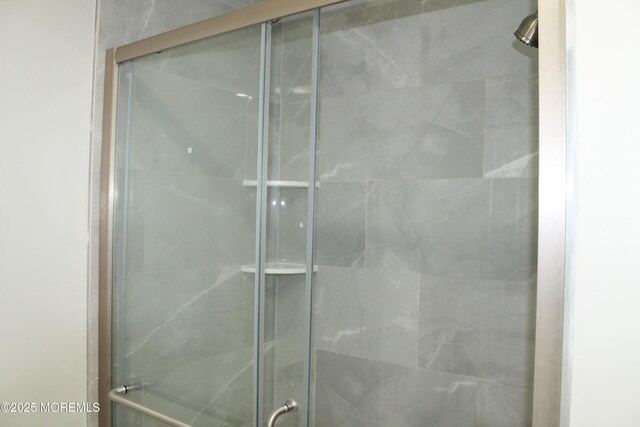 519 Roosevelt Ave, Carteret, NJ 07008 - full bathroom with a shower stall