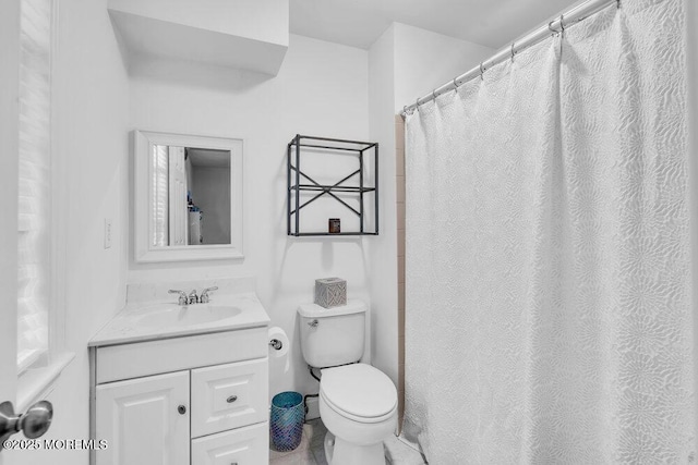 332 Seaview Cir, Neptune Township, NJ 07753 - full bath featuring toilet and vanity