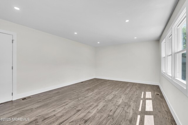 18 Heritage Dr, Edison, NJ 08820 - unfurnished room featuring wood finished floors, recessed lighting, and baseboards