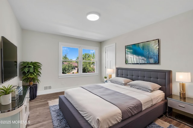 18 Heritage Dr, Edison, NJ 08820 - bedroom featuring wood finished floors and baseboards