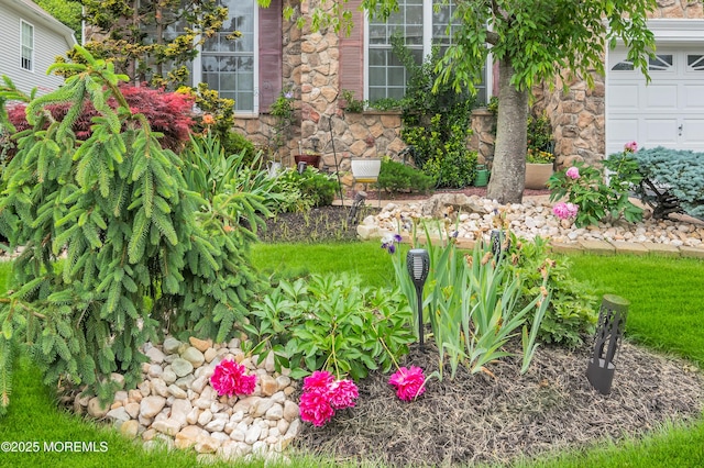 208 Bradwick Way, Marlboro, NJ 07746 - view of yard