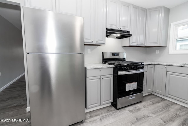 3 Fontana St, Toms River, NJ 08757 - kitchen with stainless steel appliances, light wood-style flooring, under cabinet range hood, and gray cabinets