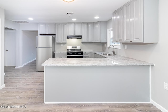 3 Fontana St, Toms River, NJ 08757 - kitchen featuring stainless steel appliances, a sink, under cabinet range hood, baseboards, and recessed lighting