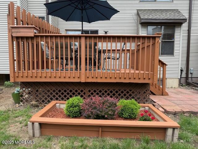 372 Oak Knoll Dr, Manalapan, NJ 07726 - view of deck
