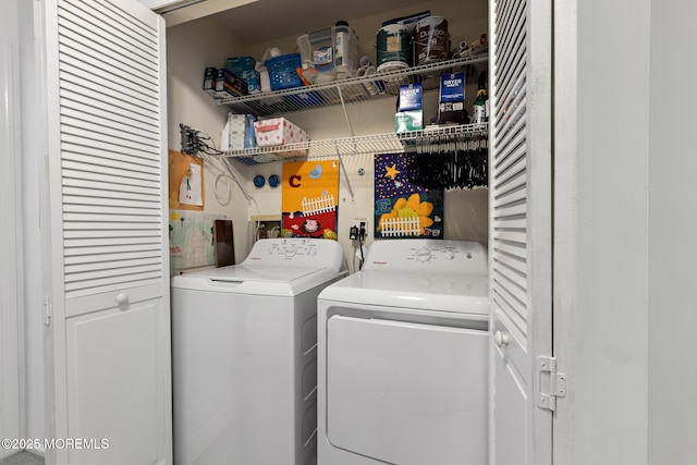 405 Hampton Ct Unit 15-4, Manalapan, NJ 07726 - laundry room with independent washer and dryer