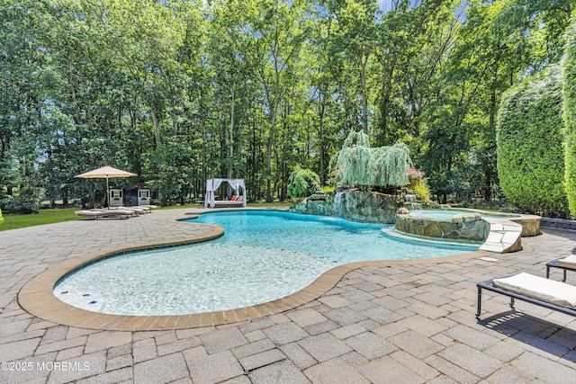 209 Shepard Way, Manalapan, NJ 07726 - view of swimming pool with a patio area and a pool with connected hot tub