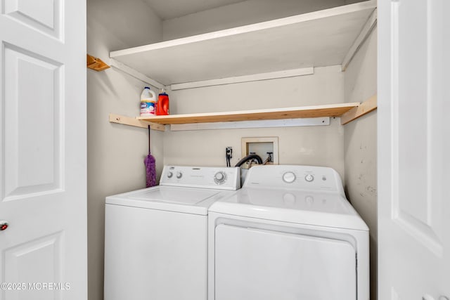 4 Beechwood Ct, Barnegat, NJ 08005 - laundry room featuring washing machine and dryer