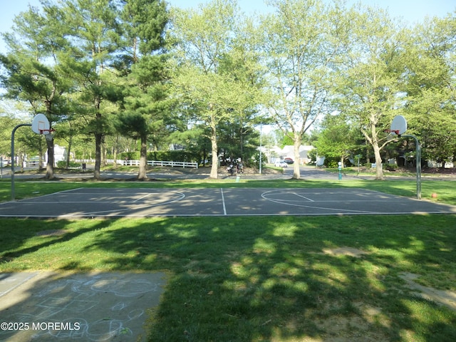 280 Tulip Ln, Freehold, NJ 07728 - view of sport court with community basketball court and a lawn
