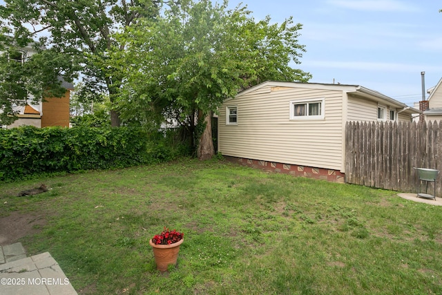 289 Port Monmouth Rd, North Middletown, NJ 07748 - view of yard featuring an outdoor structure