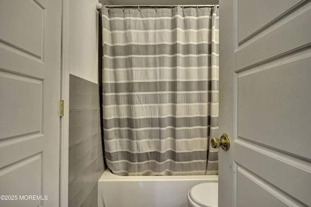 1299 E County Line Rd, Lakewood, NJ 08701 - bathroom featuring toilet and shower / tub combo with curtain