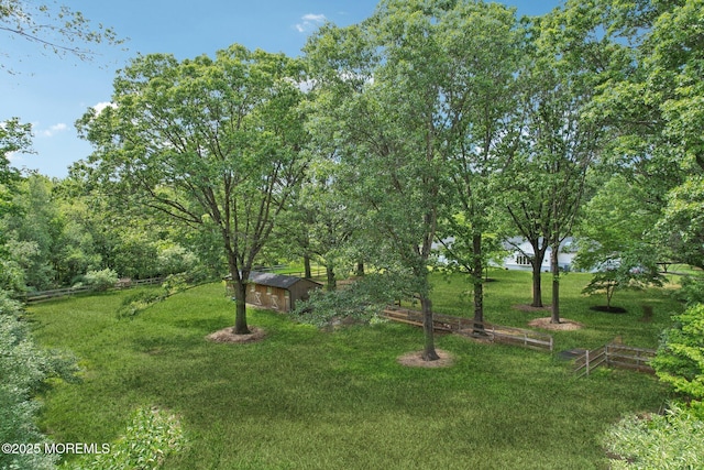 8 Olden Ct, Colts Neck, NJ 07722 - view of yard featuring a shed