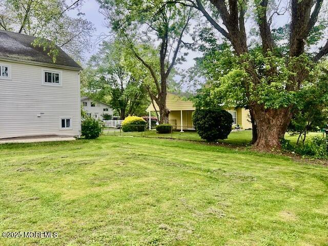 706 Tide Pl, Neptune Township, NJ 07753 - view of yard