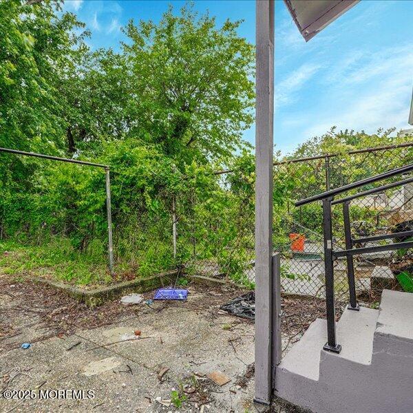 1262 Thurman St, Camden, NJ 08104 - view of yard