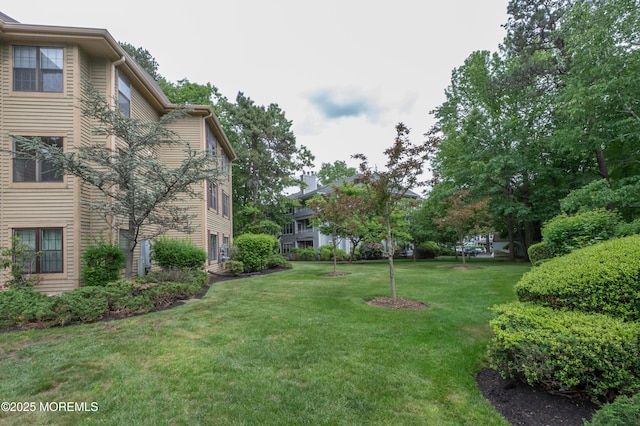 2708 Ridgefield Ct Unit 2708, Helmetta, NJ 08828 - view of green lawn