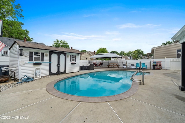 660 Summit Ave, Kenilworth, NJ 07033 - view of swimming pool featuring a fenced backyard and a patio
