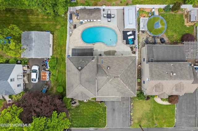660 Summit Ave, Kenilworth, NJ 07033 - bird's eye view of a pool