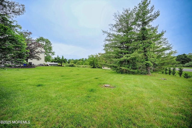 2 Hampton Hollow Dr, Perrineville, NJ 08535 - view of grassy yard