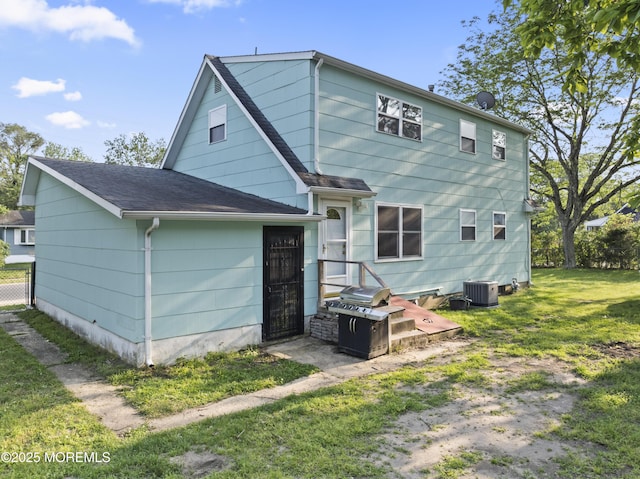 11 Bryant Dr, Jackson, NJ 08527 - back of property featuring a shingled roof