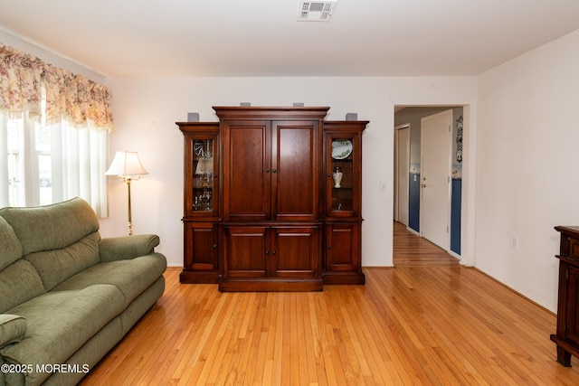 6 Manitoba Ct, Toms River, NJ 08757 - living area featuring light wood-style flooring