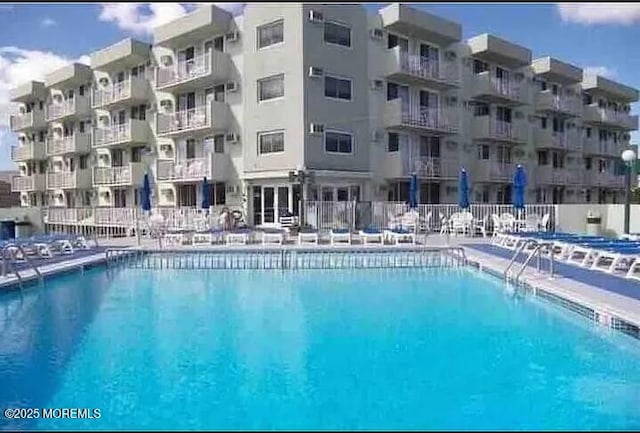 225 E Wildwood Ave # 323, Wildwood, NJ 08260 - view of community pool