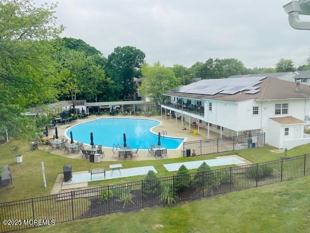 8 Indiana Ct Unit 1016, Matawan, NJ 07747 - community pool with a patio area