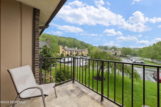 516 Wellington Pl, Aberdeen, NJ 07747 - balcony with a residential view