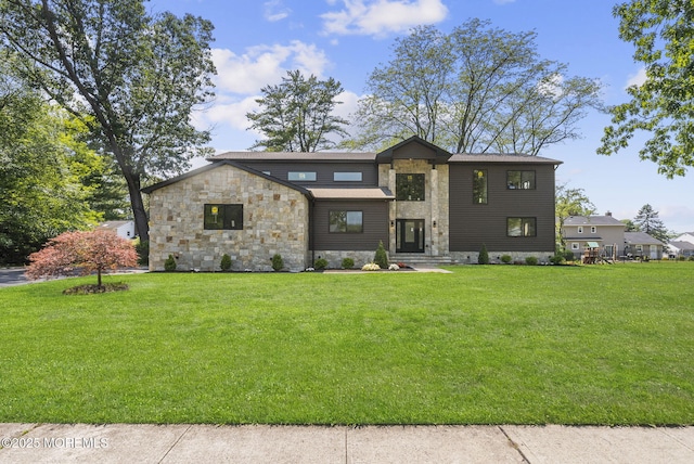 4 Penny Ct, East Brunswick, NJ 08816 - contemporary home featuring stone siding and a front lawn