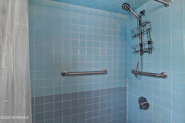 1020 Raritan Ave, Highland Park, NJ 08904 - full bath with a tile shower