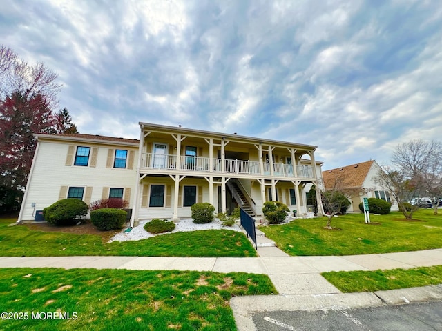 35 Wycoff Way E Unit 35, East Brunswick, NJ 08816 - view of building exterior with stairway