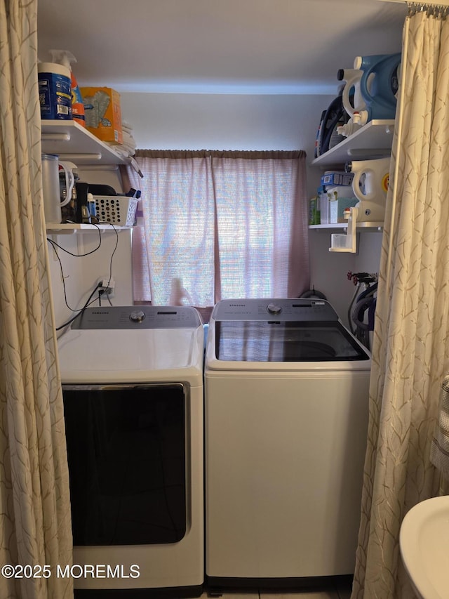 19 Fordham Rd, Jackson, NJ 08527 - laundry area with washer and clothes dryer