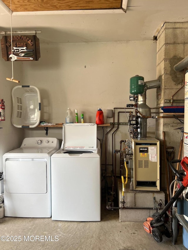 27 Maracaibo Pl, Toms River, NJ 08757 - laundry area with washer and clothes dryer