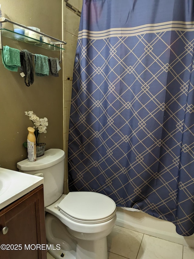 6 Hoover Dr, Brick, NJ 08724 - full bath with toilet, vanity, and a shower with curtain