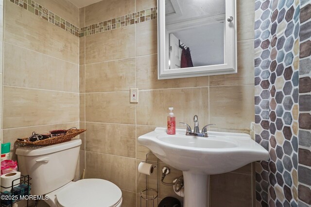 1952 Stratford Ave, Neptune Township, NJ 07753 - bathroom featuring tile walls and toilet