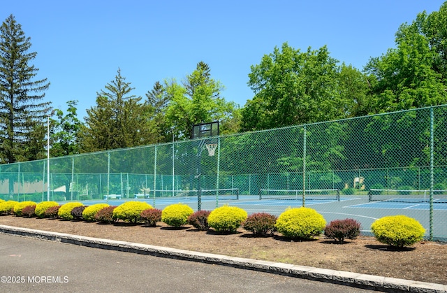 21 Pine Cluster Cir Unit A, Manalapan, NJ 07726 - view of tennis court