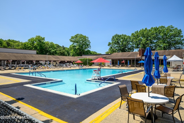 21 Pine Cluster Cir Unit A, Manalapan, NJ 07726 - community pool with a patio area