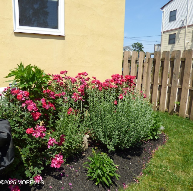 91 Center Ave, Atlantic Highlands, NJ 07716 - view of yard