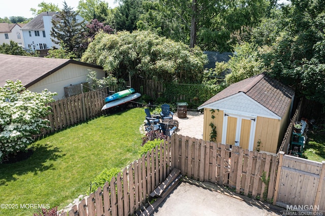 91 Center Ave, Atlantic Highlands, NJ 07716 - view of yard with a patio
