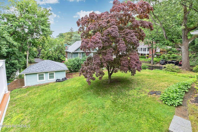 29 Grand Ave, Atlantic Highlands, NJ 07716 - view of green lawn