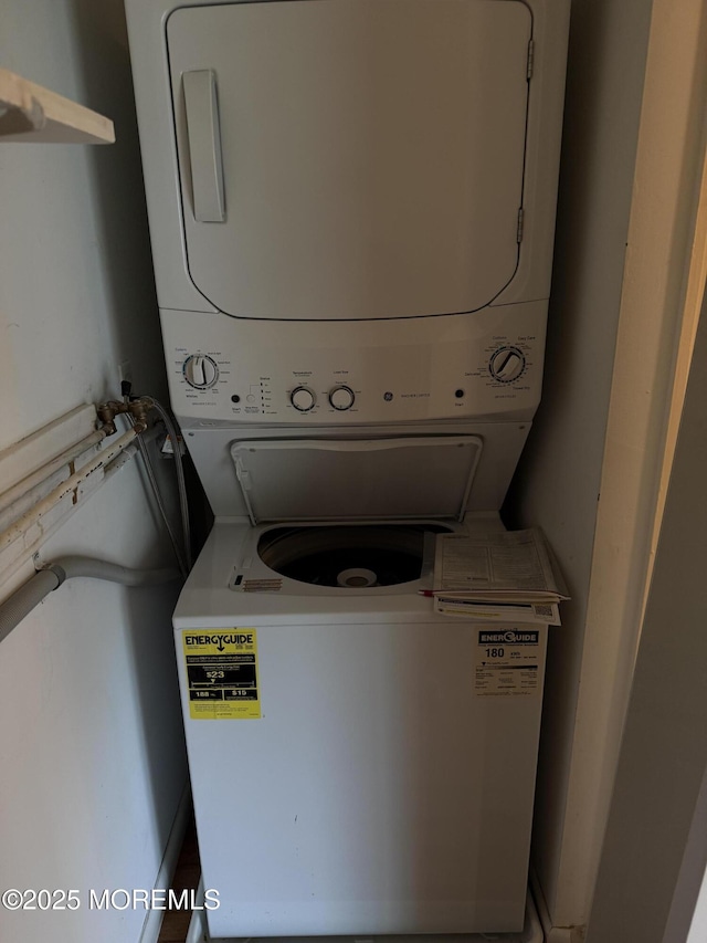 5 Texas Ct Unit B, Matawan, NJ 07747 - washroom with stacked washing machine and dryer