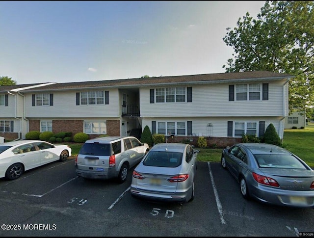 5 Texas Ct Unit B, Matawan, NJ 07747 - townhome / multi-family property featuring uncovered parking