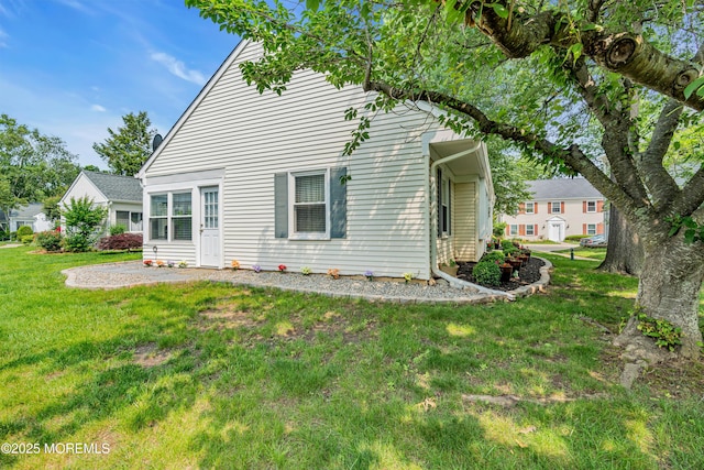 404B Newport Way, Monroe, NJ 08831 - rear view of house featuring a yard
