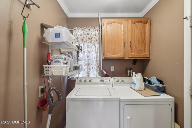 10 Weybridge Pl, Manchester, NJ 08759 - laundry area featuring washing machine and clothes dryer, cabinet space, and crown molding